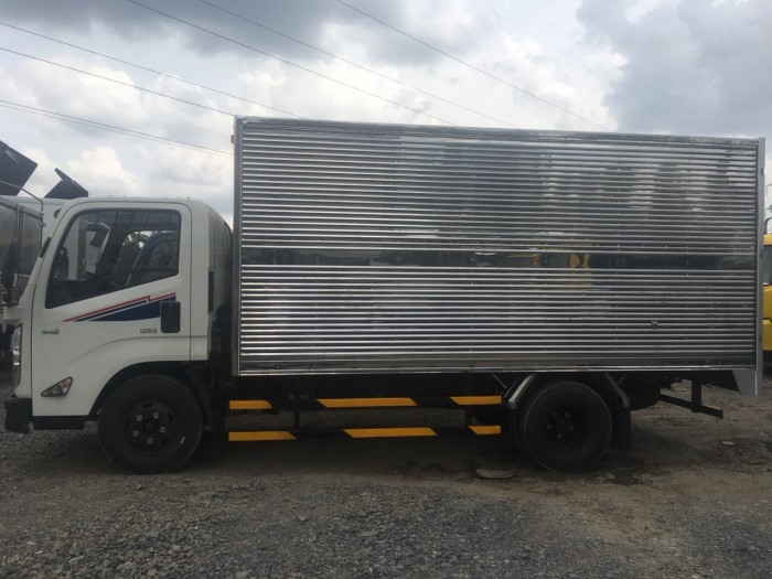 Xe tải Hyundai thùng kín 2 tấn 4 và 3 tấn 4/ hỗ trợ vay vốn ngân hàng.