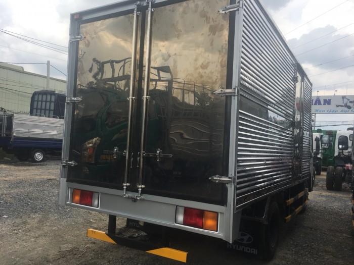 Xe tải Hyundai thùng kín 2 tấn 4 và 3 tấn 4/ hỗ trợ vay vốn ngân hàng.