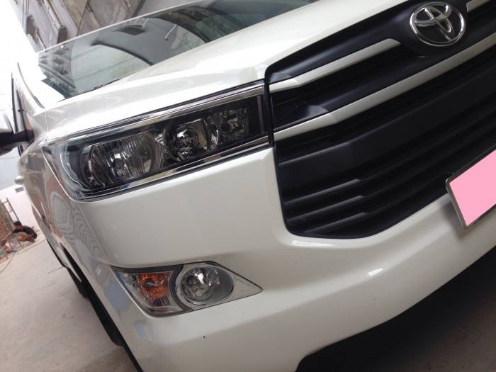 Cần bán xe Toyota Innova E số sàn 2018 màu trắng phom mới