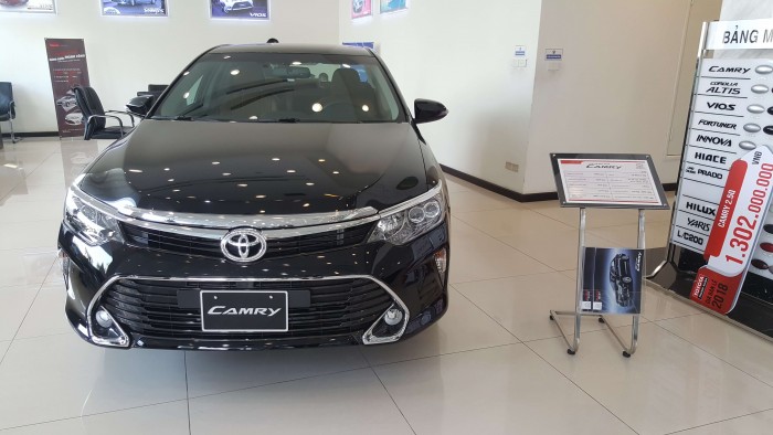 Toyota Camry 2.5Q đủ màu, giao ngay, hỗ trợ ngân hàng 85%