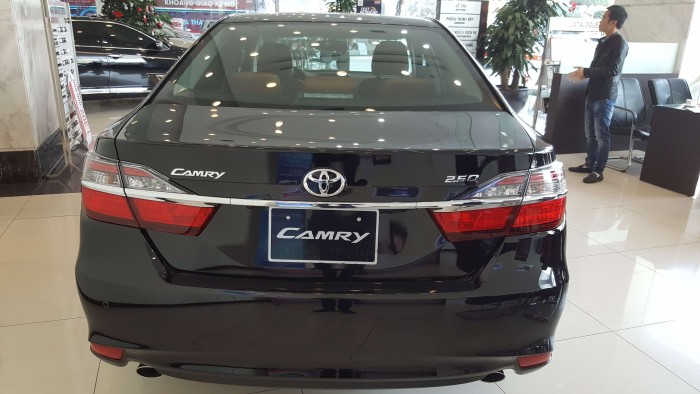 Toyota Camry 2.5Q đủ màu, giao ngay, hỗ trợ ngân hàng 85%