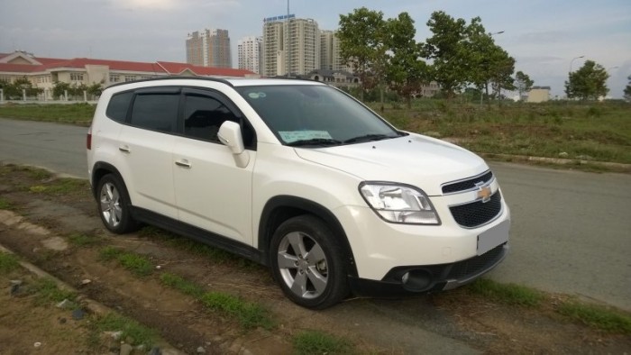 Bán Chevrolet Orlando LTZ 2015 tự động trắng xe đẹp như mới.