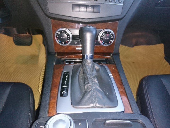 Bán Mercedes Benz C250 2010 CGI màu đen