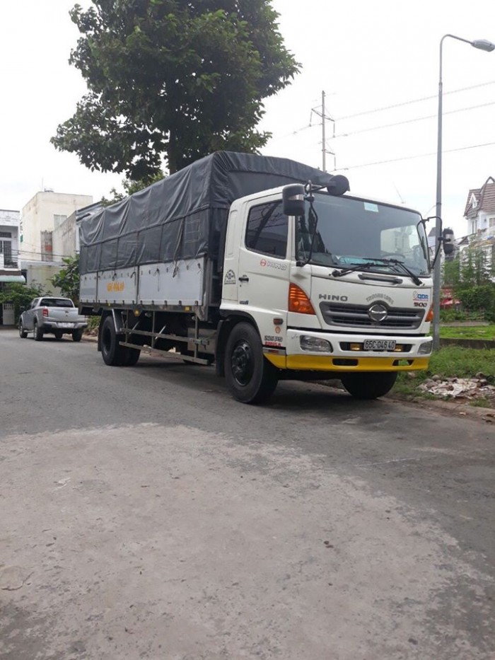 Ban Hino Fg Đời 2015 Thùng Bạc Nhôm, Sàn Inox. Co Hỗ Trợ Vay Ngân Hàng