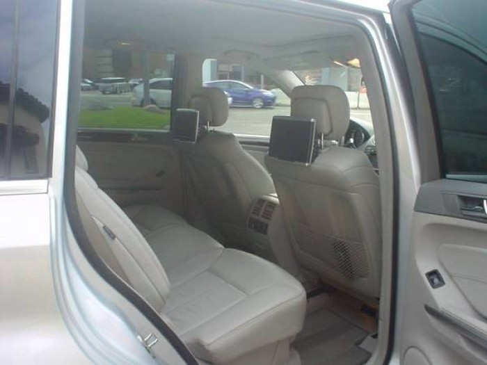 Lên sóng siêu phẩm Mer. GL550 AMG 2009 4Matic màu bạc