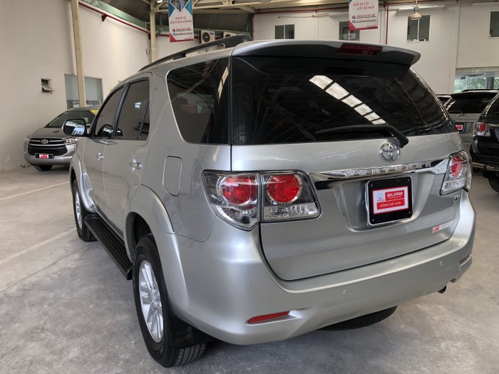 Bán Fortuner V máy xăng đời 2012, có trả góp, giá thương lượng