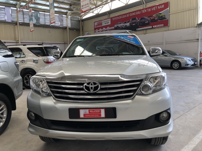 Bán Fortuner V máy xăng đời 2012, có trả góp, giá thương lượng