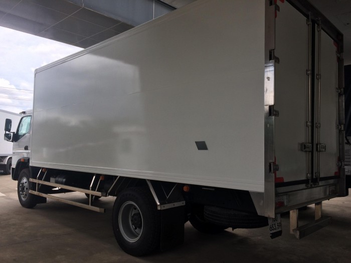 Xe tải fuso 7 tấn thùng kín composite - xe tải 7 tấn thùng kín