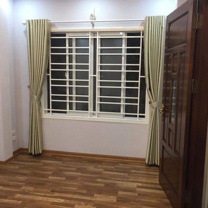 Nhà hiếm Khương Trung, DT40m2, ô tô đỗ cửa