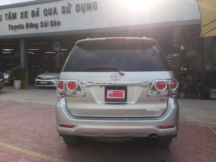 Bán xe Fortuner máy dầu 2012 màu Bạc