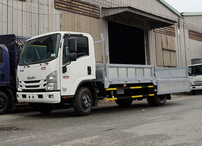 Xe tải Isuzu 3.5 tấn, thùng lửng, trả trước 50 triệu, giao xe ngay