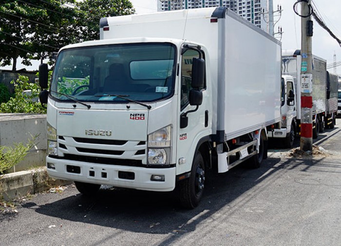 Xe tải Isuzu 3.5 tấn, thùng bảo ôn, trả trước 50 triệu, giao xe ngay