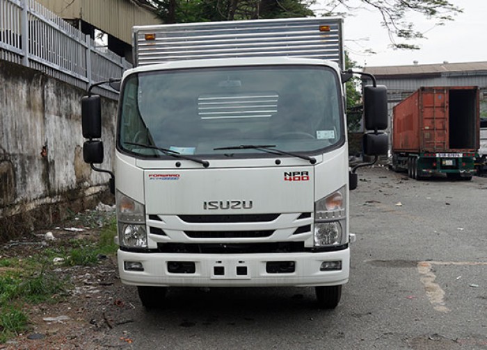 Xe tải Isuzu 3.5 tấn, thùng kín inox, trả trước 50 triệu, giao xe ngay