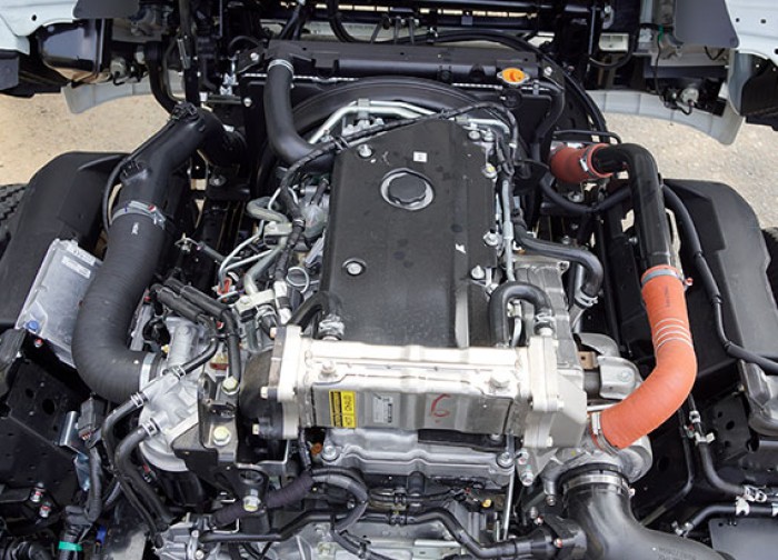 Xe tải Isuzu 5.5 tấn, thùng mui bạt, trả trước 50 triệu, giao xe ngay