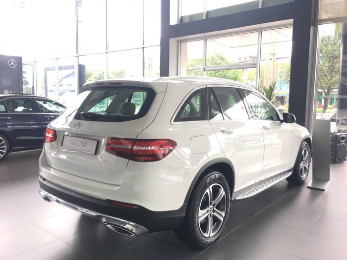 Bán xe Mercedes GLC200 Trắng 2018 chính hãng