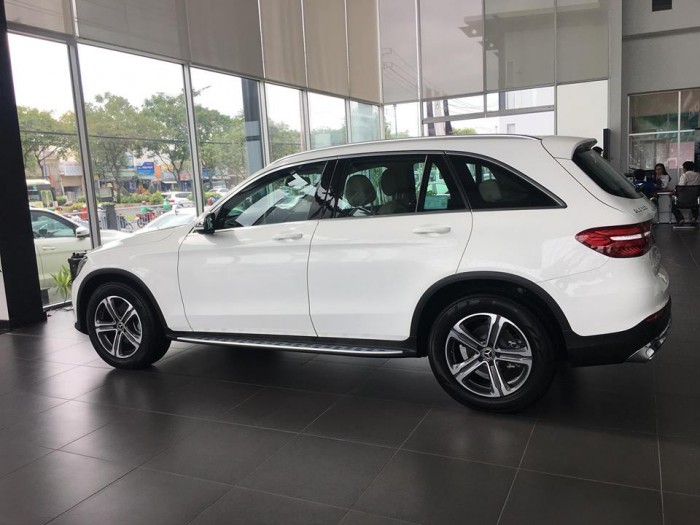 Bán xe Mercedes GLC200 Trắng 2018 chính hãng
