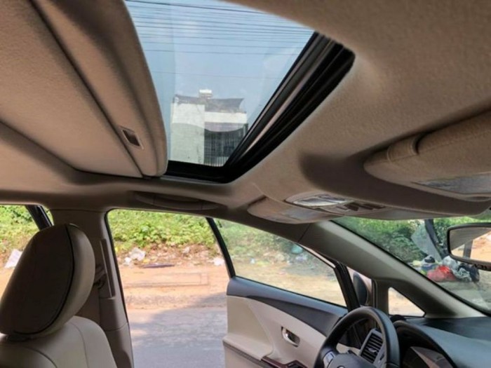 Bán Toyota Venza 3.5 V6 AT đời 20110 nhập Mỹ màu Vàng Biển Hà Nội