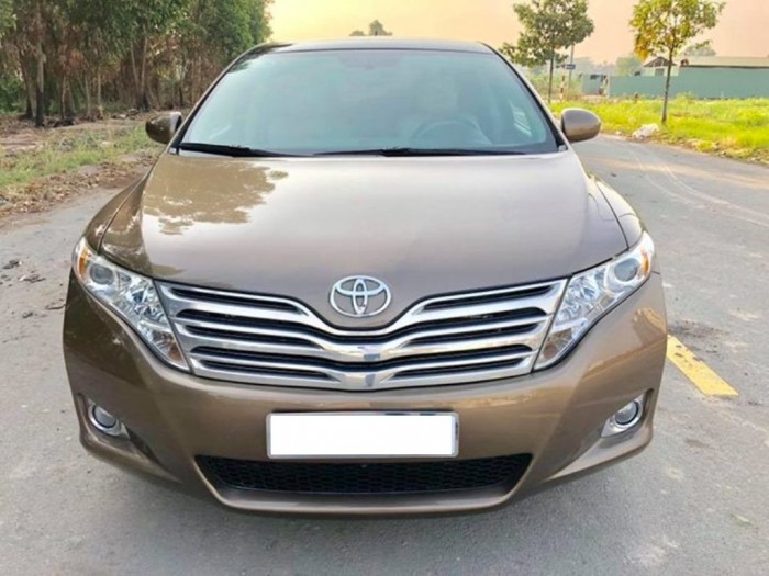 Bán Toyota Venza 3.5 V6 AT đời 20110 nhập Mỹ màu Vàng Biển Hà Nội