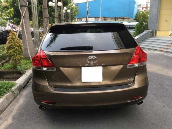 Bán Toyota Venza 3.5 V6 AT đời 20110 nhập Mỹ màu Vàng Biển Hà Nội