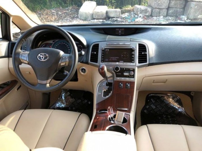 Bán Toyota Venza 3.5 V6 AT đời 20110 nhập Mỹ màu Vàng Biển Hà Nội