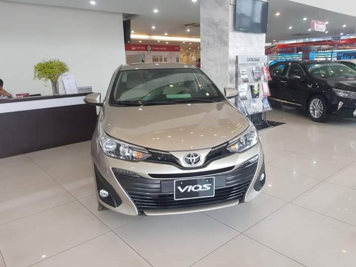 Giá xe Toyota Vios 1.5G CVT 2018, giao xe ngay, hỗ trợ trả góp lãi suất cực kỳ thấp