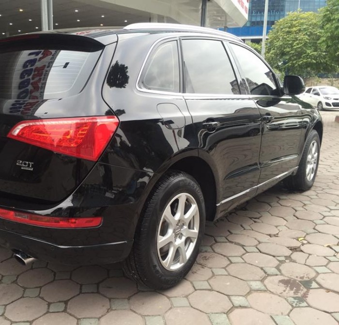 Bán xe Audi Q5 2.0T 2011 màu đen nội thất kem zin