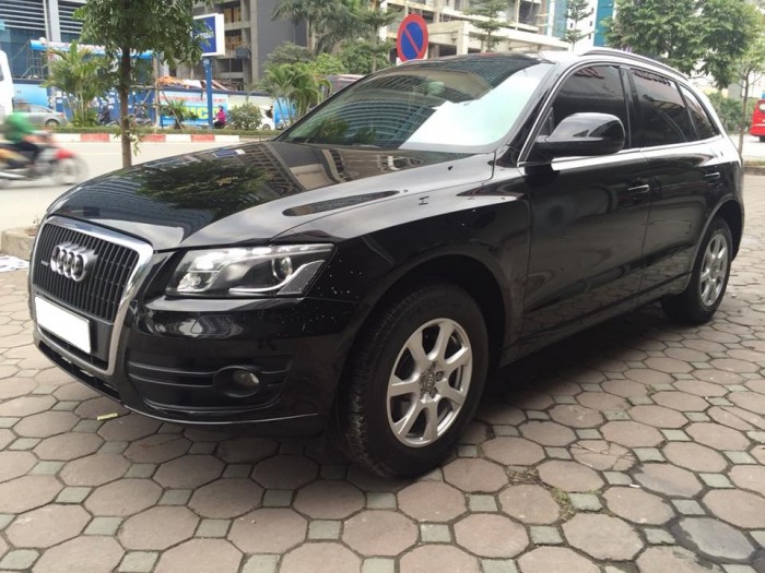 Bán xe Audi Q5 2.0T 2011 màu đen nội thất kem zin