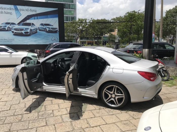 Bán xe Mercedes CLA250 Bạc 2017 chính hãng siêu lướt