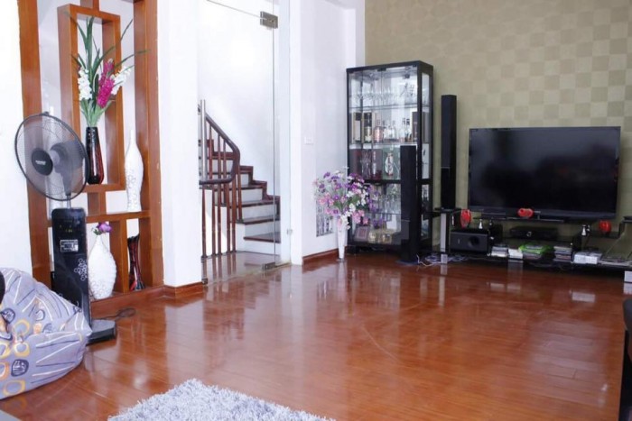 Tháng 7 cần bán gấp nhà khu Láng Hạ, ngõ thông, mặt tiền 6.5m