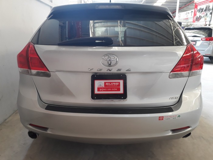 Bán xe Venza đời 2009 màu Bạc Full Option