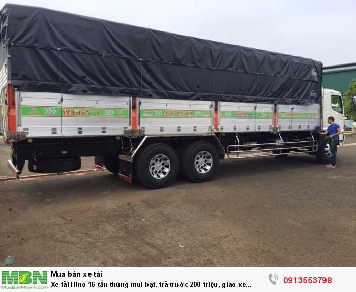 Xe tải Hino 16 tấn thùng mui bạt, trả trước 200 triệu, giao xe ngay