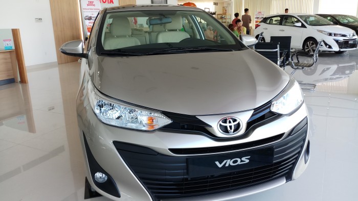 Xe Vios 2019 HOÀN TOÀN MỚI, mới 100%, khuyến mãi siêu ưu đãi, tặng bảo hiểm thân xe, có xe giao ngay