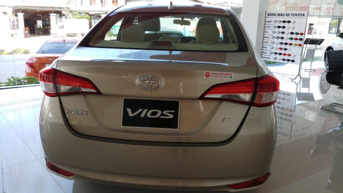 Xe Vios 2019 HOÀN TOÀN MỚI, mới 100%, khuyến mãi siêu ưu đãi, tặng bảo hiểm thân xe, có xe giao ngay