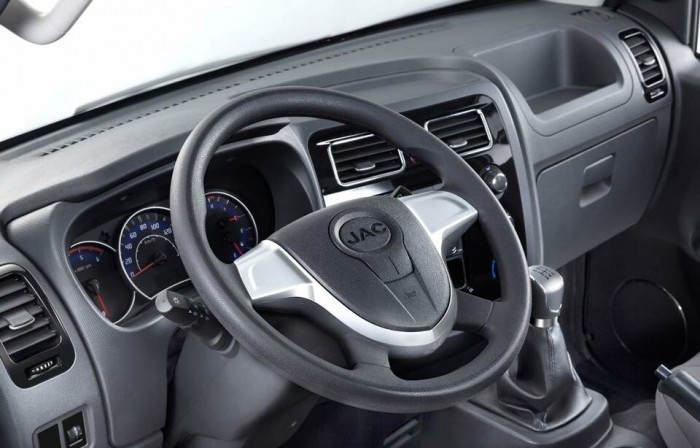 Xe tải JAC đời mới giá cạnh tranh