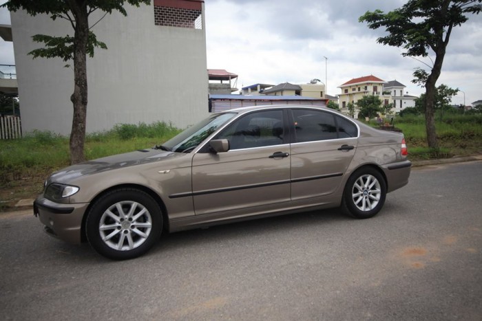 Bán xe BMW 318i đời 2005 màu nâu cafe nhập Đức