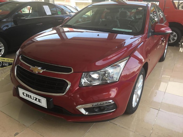 Xe 5 chỗ Chevrolet Cruze 2018 giảm giá 50 triệu.