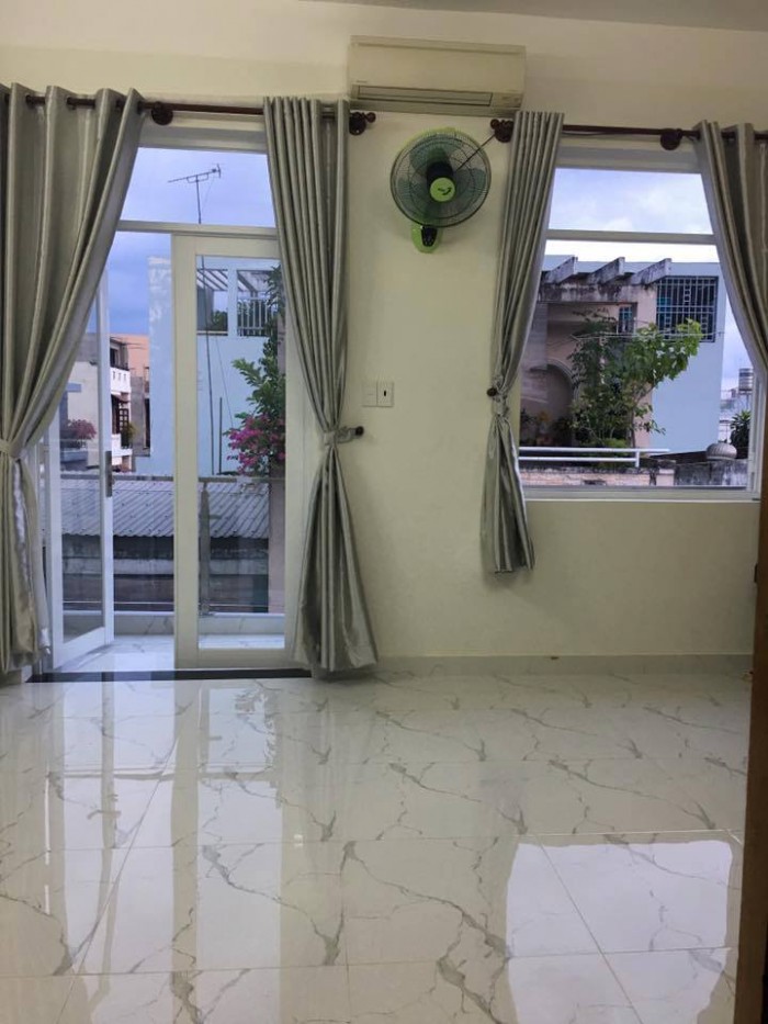 Bàn nhà chia ga tài Hoàng Hoa Thám Q.Bình Thạnh 42m2, 2T