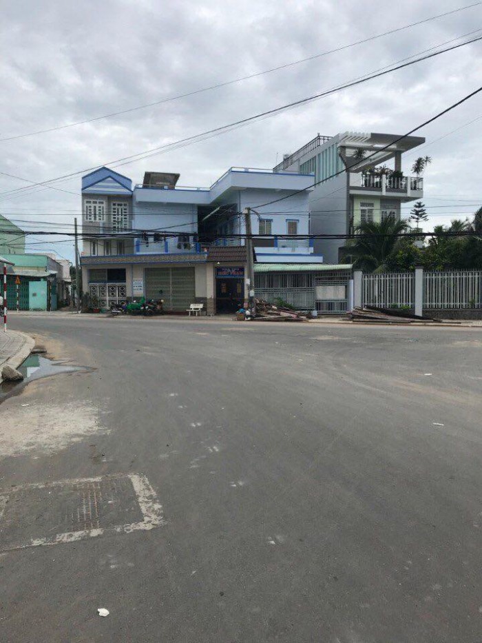 - Nền Đẹp Và Hiếm Lộ Ngân Hàng, P. An Khánh, Q. Ninh Kiều Cần Thơ, Cách Bờ Hồ Búng Sáng 100m.