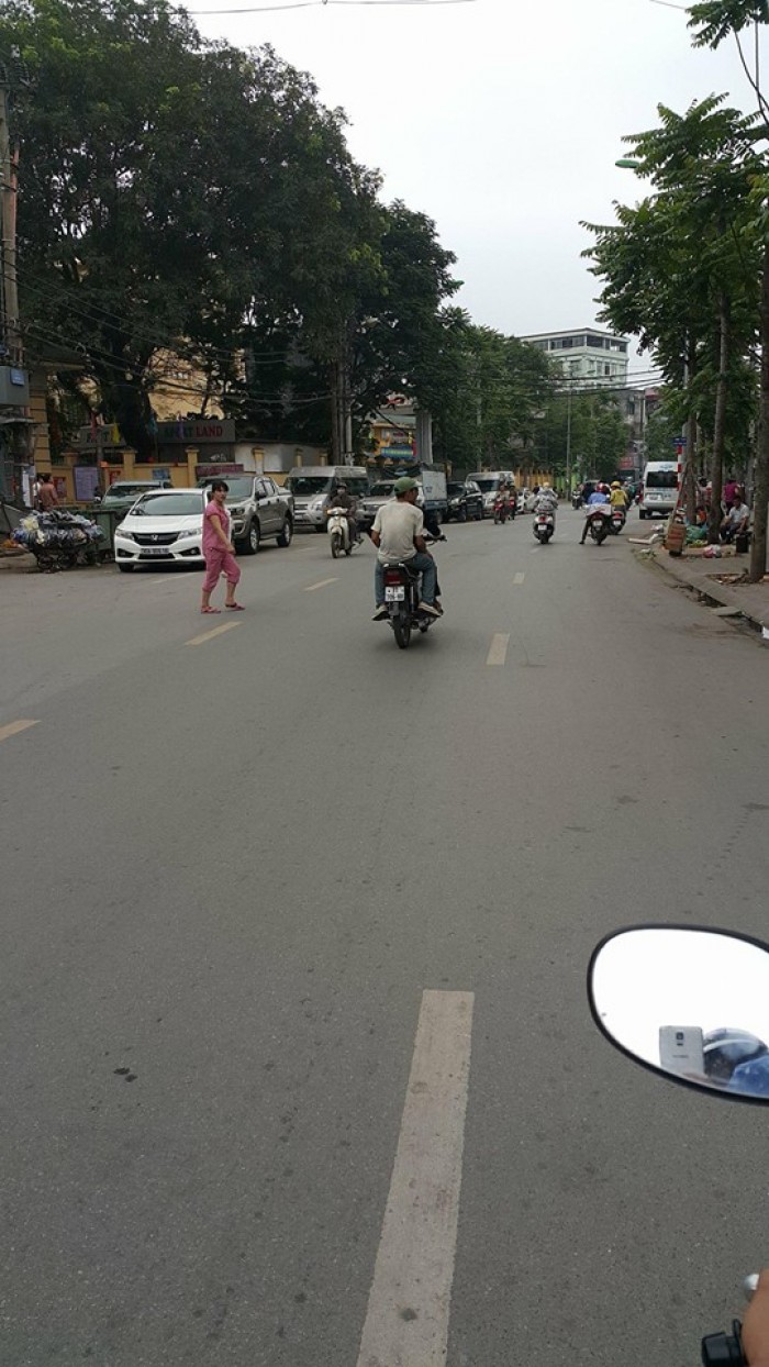 Hàng hiếm, mặt phố Dương Văn Bé, kinh doanh mọi mặt hàng