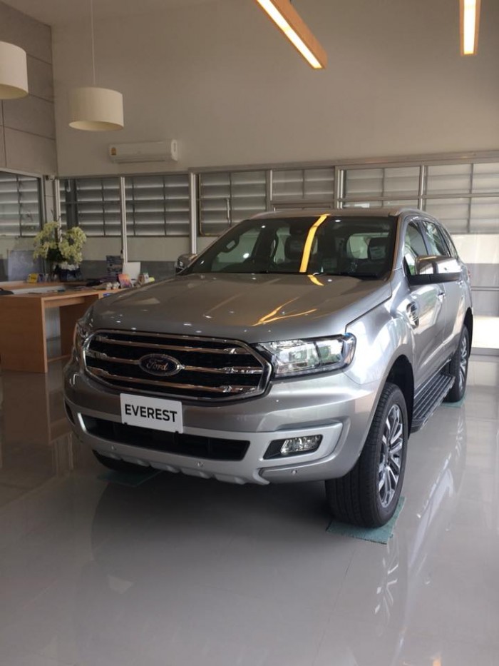 Ford Everest 2018 giao ngay