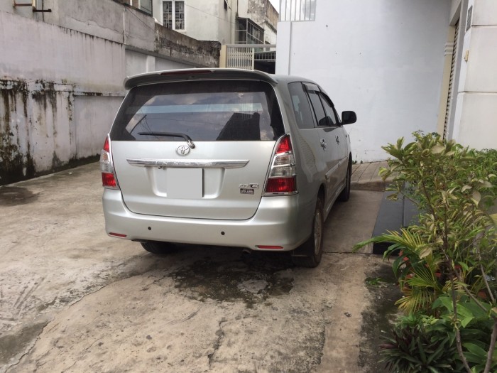 Bán em Toyota Innova E số sàn 2013 màu bạc
