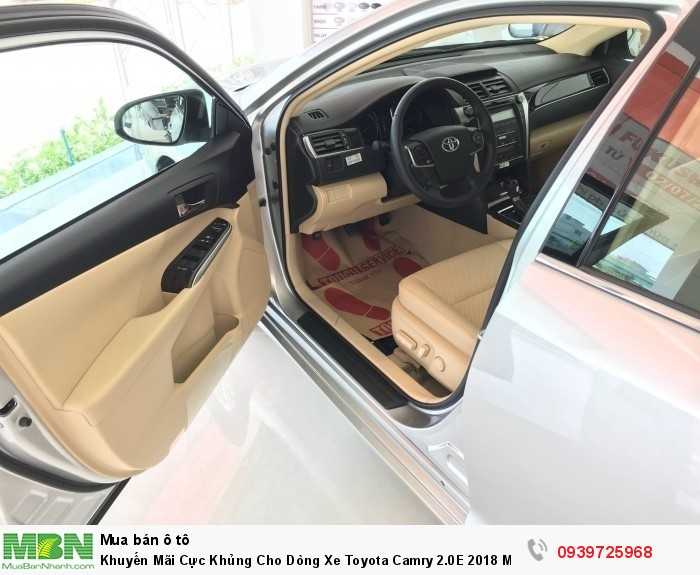 Khuyến Mãi Cực Khủng Cho Dòng Xe Toyota Camry 2.0E 2018 Mới. Mua Trả Góp 250Tr