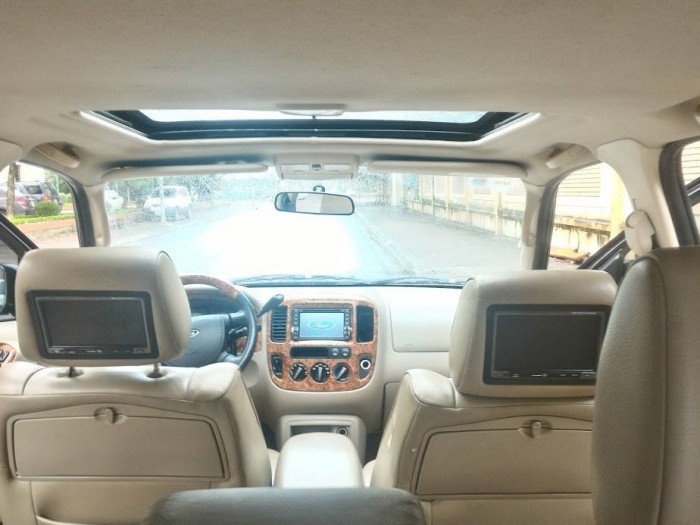 Bán chiếc xe Ford Escape 2008 màu đen.tự động 4 cấp