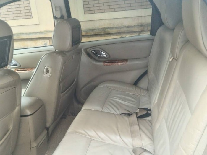 Bán chiếc xe Ford Escape 2008 màu đen.tự động 4 cấp