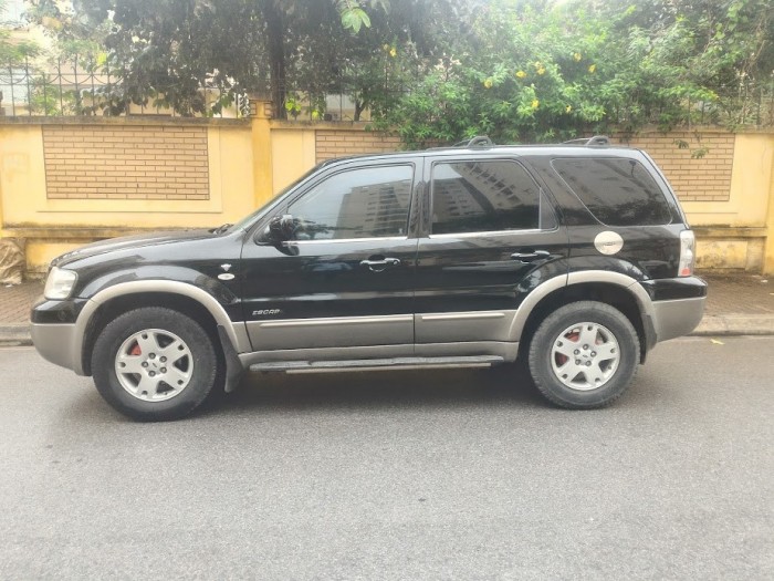 Bán chiếc xe Ford Escape 2008 màu đen.tự động 4 cấp