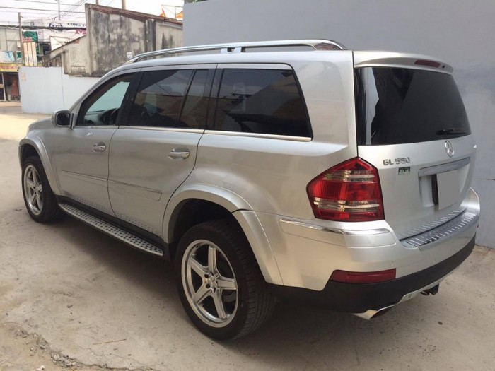 Bán Mercedes Gl550 2010 AMG bạc xe đẹp cực kỳ. Xe đi kỹ
