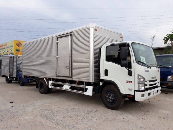 Xe Tải 5 Tấn Isuzu Thùng Kín Inox, vay trả góp 80% giá trị xe, thời gian vay 6 năm, có xe giao ngay