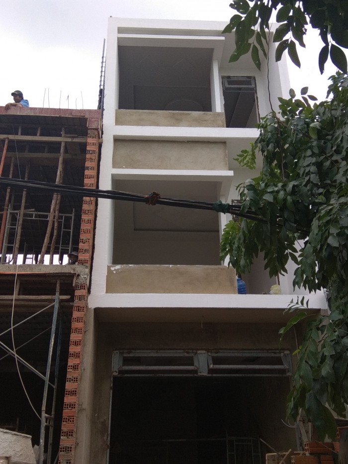 Bán gấp căn nhà 2 lầu đường 120, Q.9. Diện tích sàn 130m2