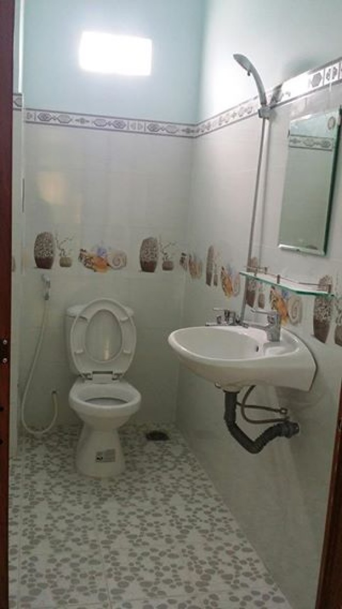 Bán nhà gần chợ hiệp thành, quận 12, 1 trệt/ 2 lầu đúc thật, kiên cố, bao nội thất