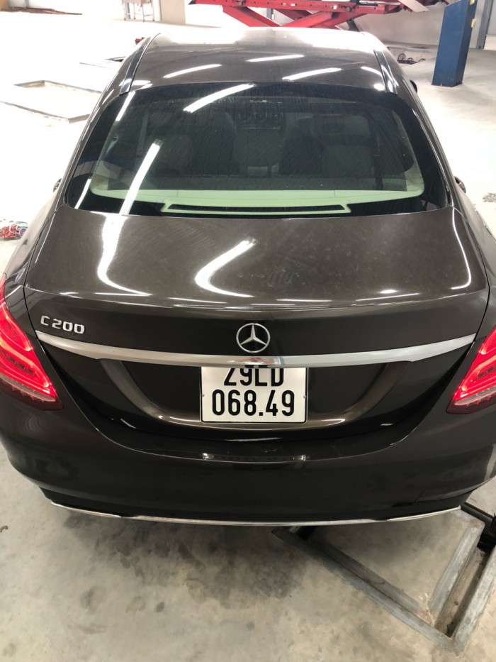 Cửa hàng xe đã qua sữ dụng Mercedes